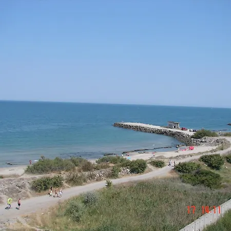 Goldenseaview 2 アパート