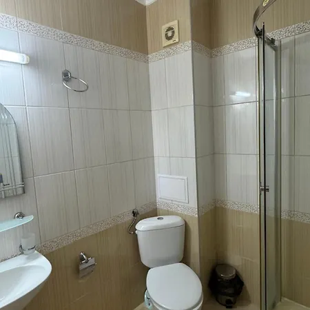 Apartamento Goldenseaview 2 *