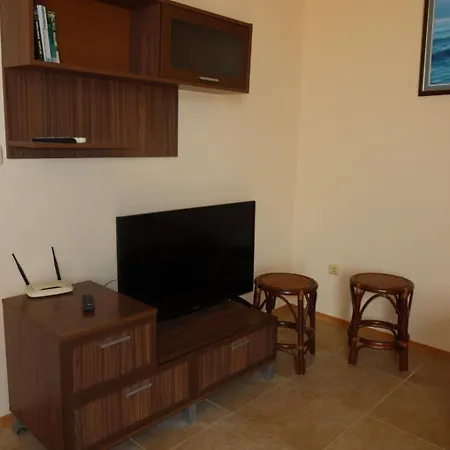 Apartamento Goldenseaview 2 *